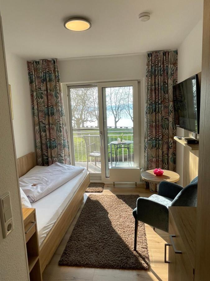 Iris am See garni Radolfzell am Bodensee Bagian luar foto