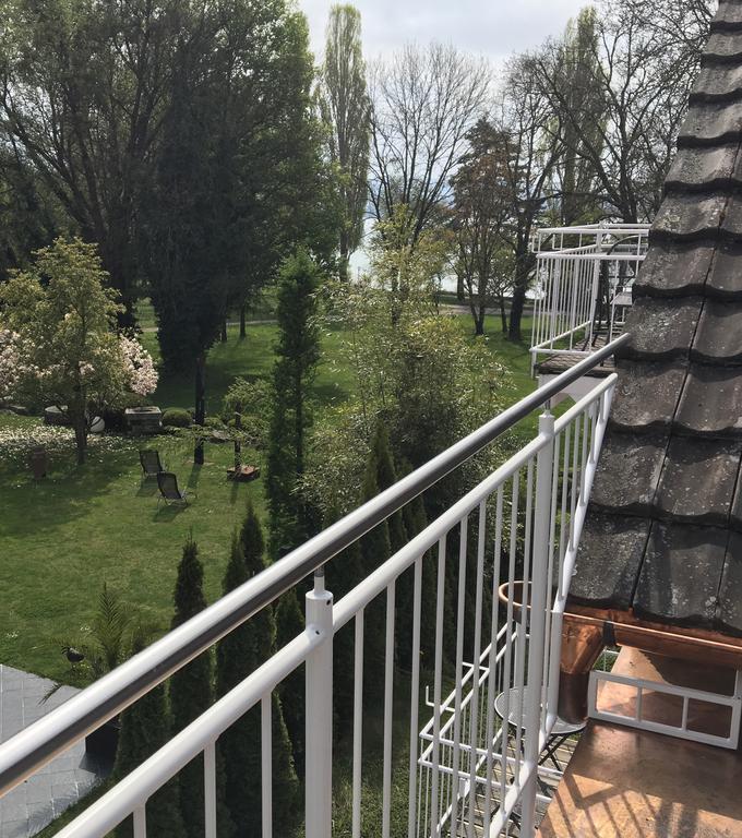 Iris am See garni Radolfzell am Bodensee Bagian luar foto